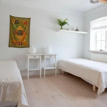 Bed & Breakfast Mellem-rummet & Glamping *