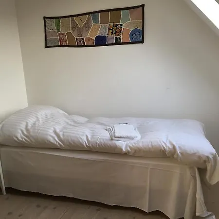 Bed & Breakfast Mellem-rummet & Glamping Tanderup