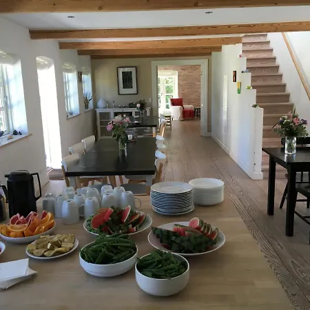 Mellem-rummet & Glamping Bed & Breakfast