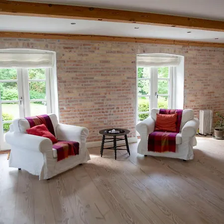 Bed & Breakfast Mellem-rummet & Glamping Tanderup