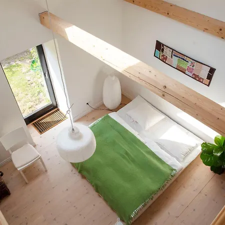 Bed & Breakfast Mellem-rummet & Glamping *