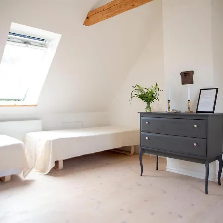 Mellem-rummet & Glamping Tanderup