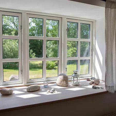 Bed & Breakfast Mellem-rummet & Glamping Tanderup