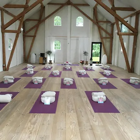 Bed & Breakfast Mellem-rummet & Glamping