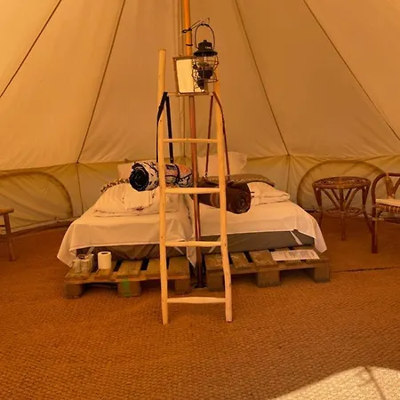 Mellem-rummet & Glamping *