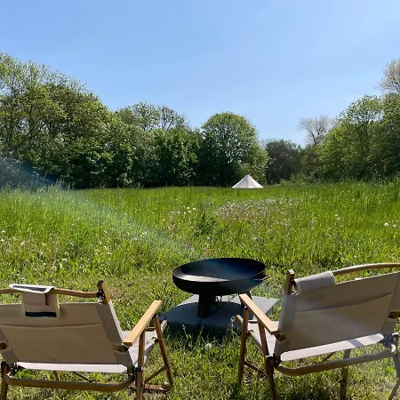 Bed & Breakfast Mellem-rummet & Glamping Tanderup