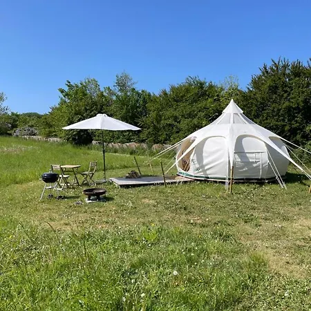 Bed & Breakfast Mellem-rummet & Glamping
