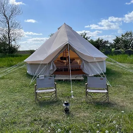 住宿加早餐酒店 Mellem-rummet & Glamping