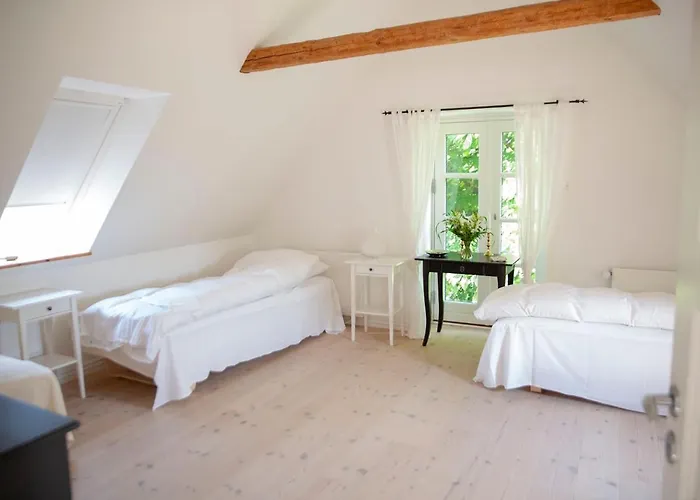 Mellem-rummet Guesthouse&glamping Tanderup