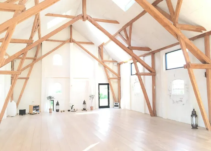 Mellem-rummet & Glamping Panzió Tanderup