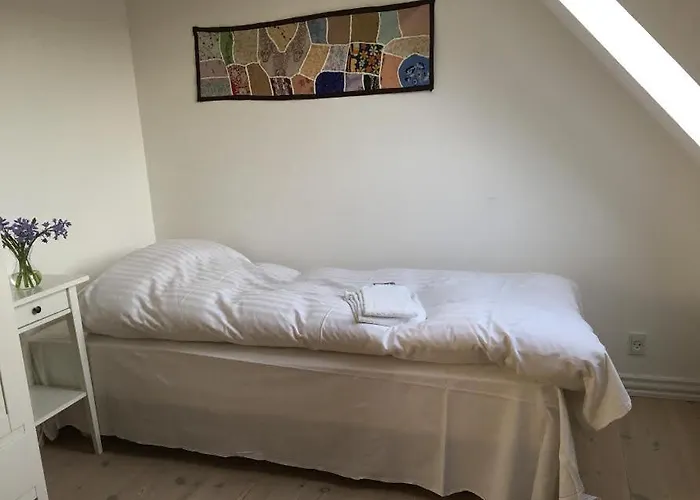 Bed & Breakfast Mellem-rummet & Glamping Tanderup