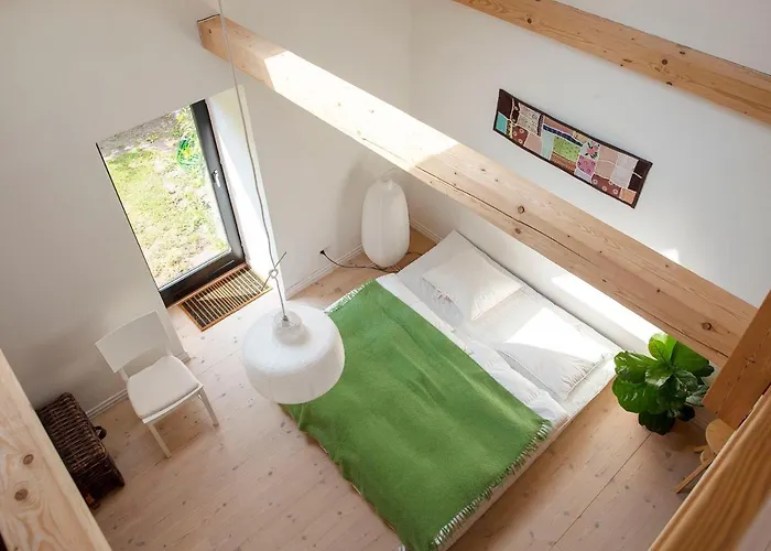 Bed & Breakfast Mellem-rummet & Glamping *
