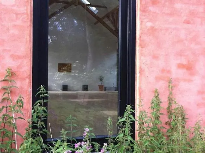 Mellem-rummet & Glamping Bed & Breakfast Tanderup