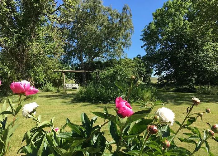 Mellem-rummet & Glamping Tanderup
