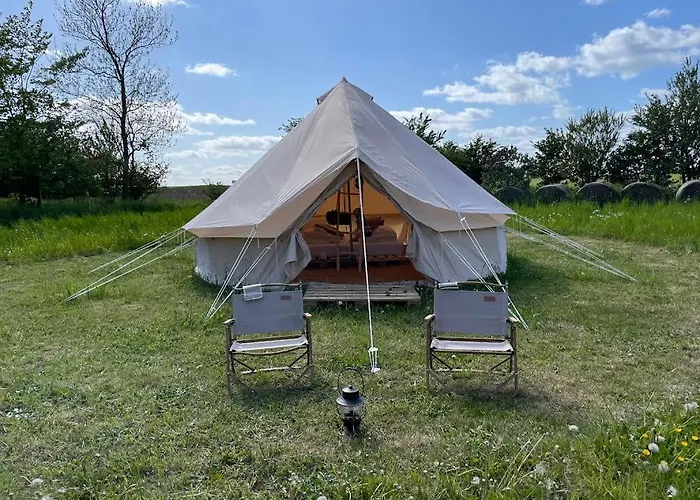 Bed & Breakfast Mellem-rummet Guesthouse&glamping
